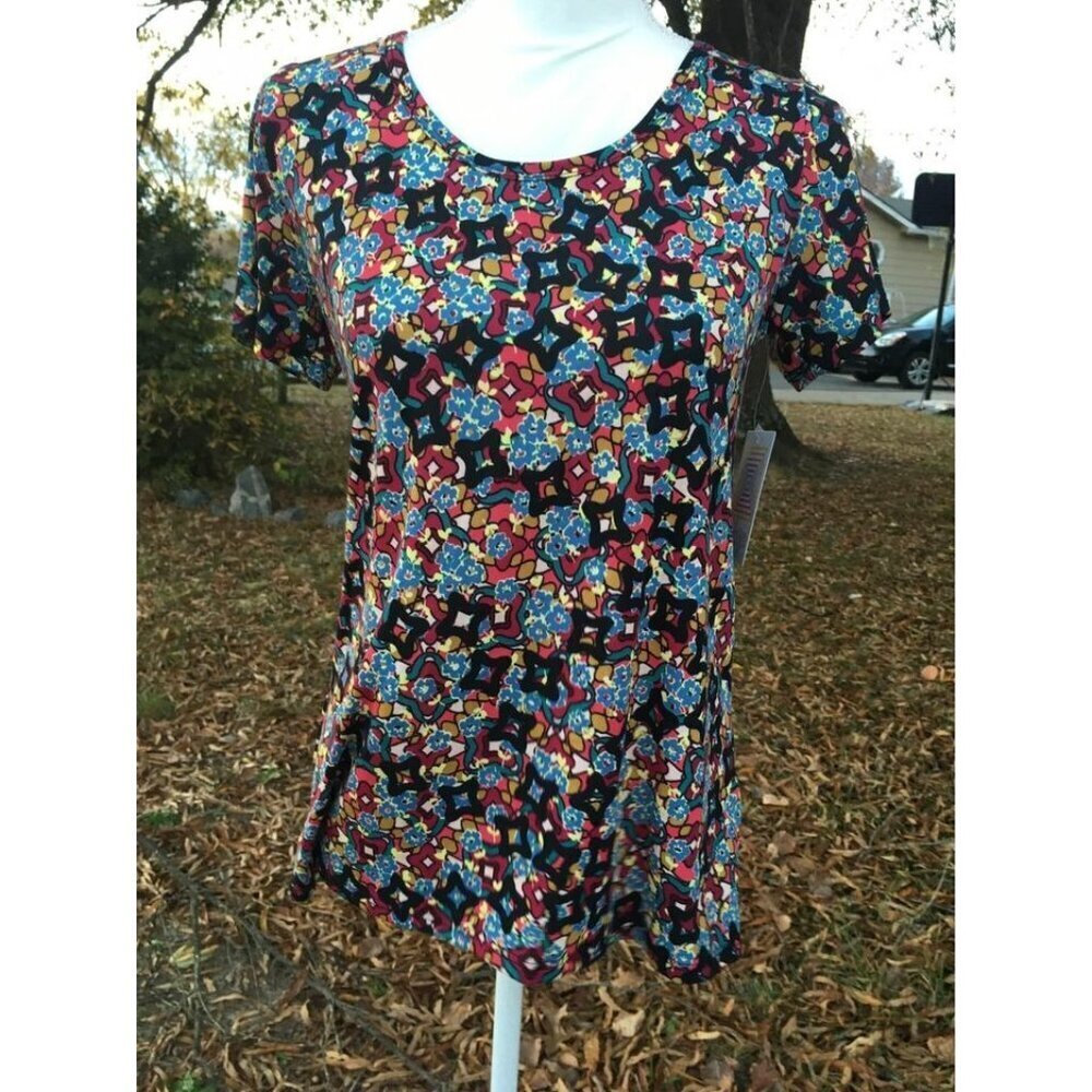 NWT Lularoe Classic T Shirt Womens Size XS Black Floral Print Y4